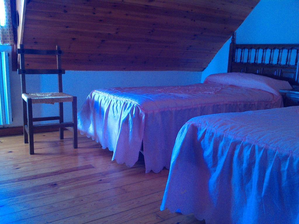 Pension Pallaruelo Saravillo Ruang foto