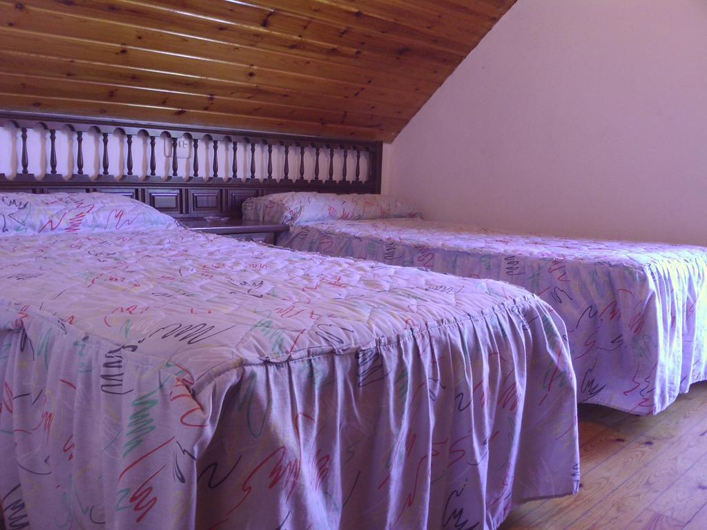 Pension Pallaruelo Saravillo Ruang foto